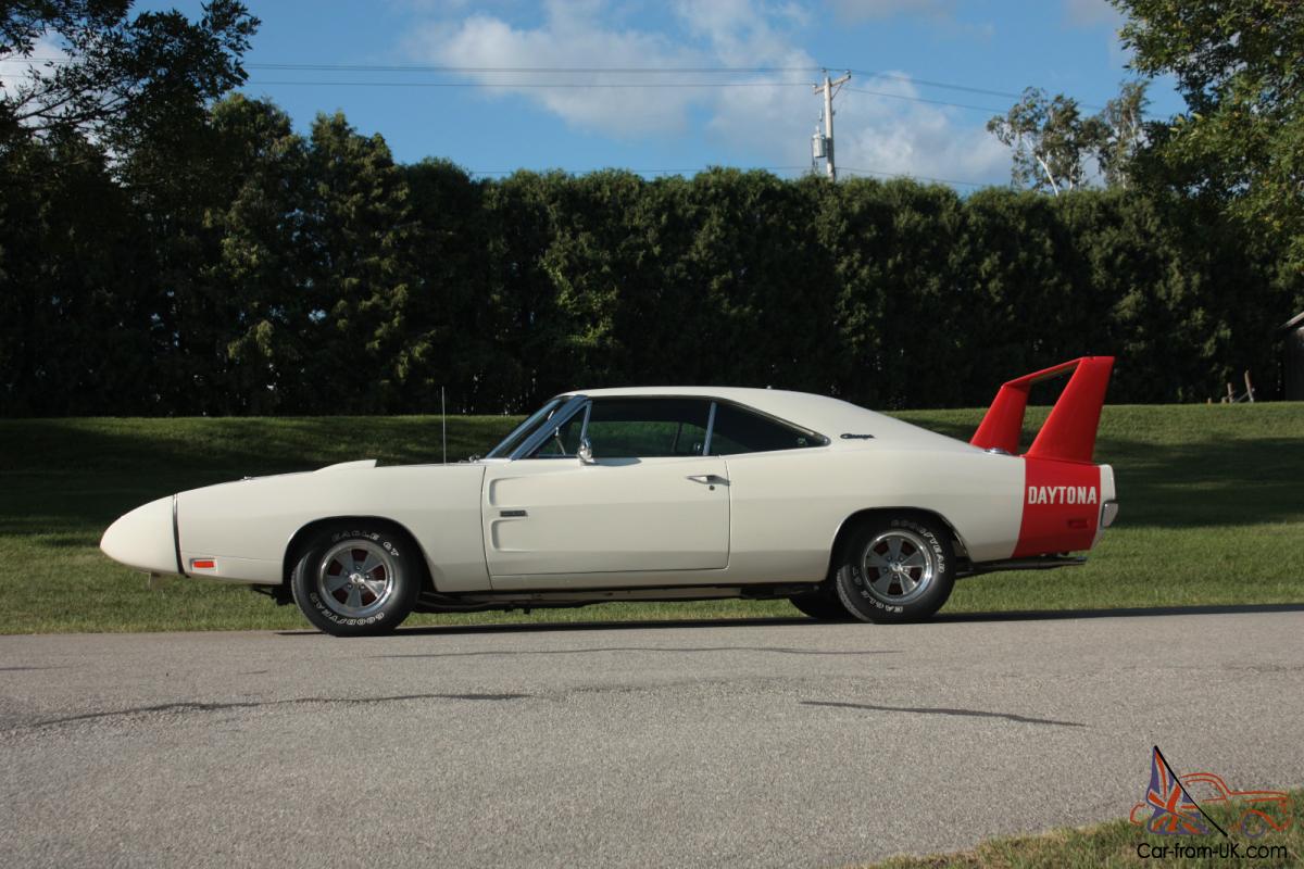 1969 Dodge Charger Daytona 426 Hemi 4 Speed Dana60 Rotisserie Restored