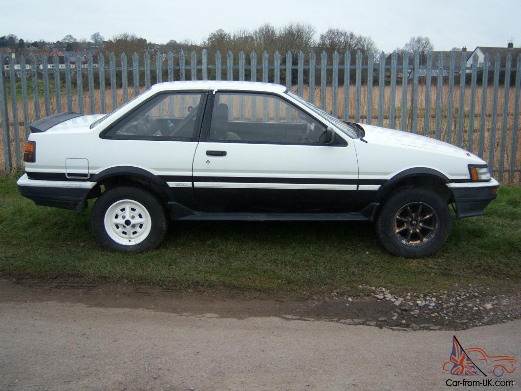 1986 TOYOTA COROLLA WHITE/BLACK ae86 rwd for sale