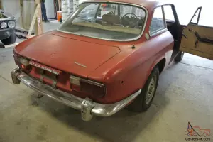 FRONT DAMAGE WITH PARTS TO FIX - RUNS AND DRIVES