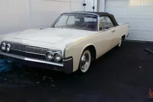 Lincoln : Continental Convertible Photo