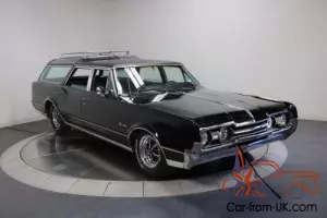 1967 Oldsmobile Vista Cruiser Photo