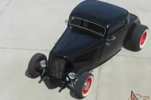 1933 Ford 3-Window Coupe
