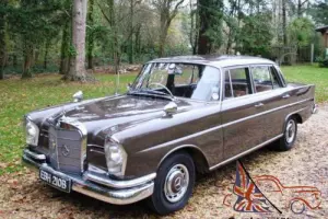 1964 Mercedes-Benz 220S Fintail