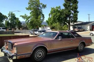 Lincoln : Mark Series Mark V Matching Numbers Photo
