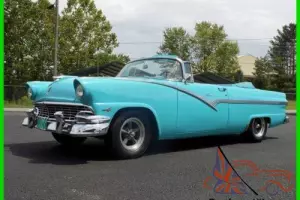 1956 Ford Fairlane Sunliner