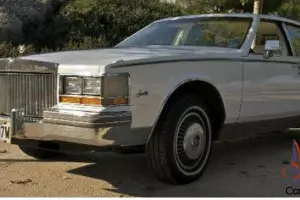 CADILLAC SEVILLE V8 IN SPAIN LHD Photo