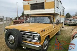 1972 Ford F-250 Custom Camper