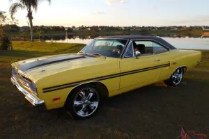 1970 PLYMOUTH GTX, LEMON TWIST WITH BLACK TOP, MUSCLE CAR, COLLECTOR CAR