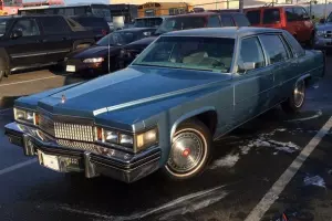 Cadillac : DeVille Base Sedan 4-Door