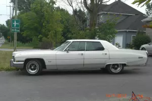 Automobile Cadillac 1972 Calais