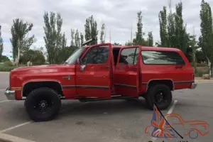 1987 Chevrolet Suburban K2500 3/4