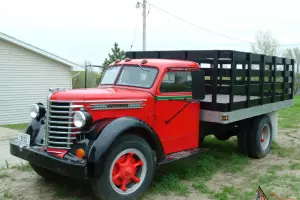 1948 Diamond T 2 Ton Truck with Hoist