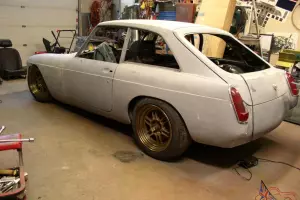 MGB GT V8 Hot Rod Sebring Project