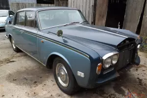  Rolls Royce silver shadow 1971 and Bentley T1 1976 damaged spares or repair 