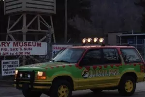 Replica/Kit Makes : Ford EXPLORER Jurassic Park Tour Vehicle Number Five