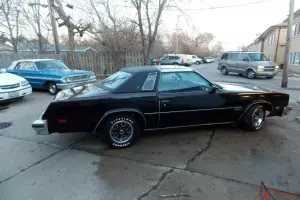 Oldsmobile : Cutlass Cutlass