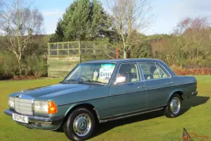 1985 MERCEDES 230 E AUTO