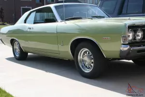 Ford : Fairlane Cobra
