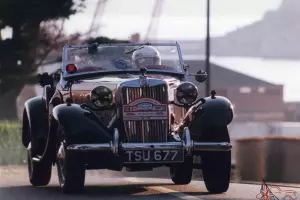 MG TD 1952 MIDGET 1250CC 2 SEATER CONVERTIBLE MAROON+BLACK CLASSIC CAR