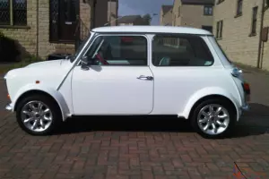 1987 CLASSIC AUSTIN MINI ADVANTAGE WHITE CUSTOM LEATHER INTERIOR** CLASSIC MINI