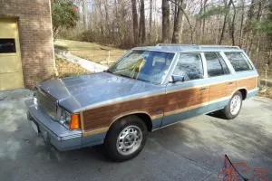 VINTAGE 1981 PLYMOUTH RELIANT SW  VERY NICE! CHRYSLER K-CAR WOODY STATION WAGON