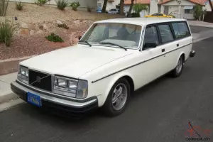 1981 VOLVO 240 WAGON V8