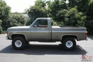 1977 GMC, Chevy K-10 Truck 4x4 short bed 4spd rare