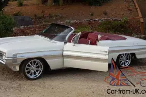 1961 Oldsmobile Starfire 2 door