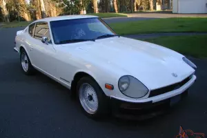 1971 71 Datsun 240Z - 240Z engine with 5 speed trans - white w/ black interior