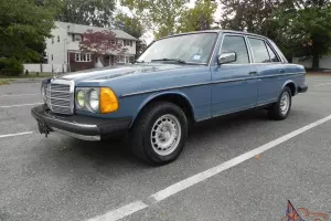 Mercedes-Benz : 300-Series Luxury
