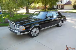 Lincoln : Continental Base Sedan 4-Door Photo