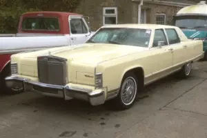  Lincoln Continental Town Car 