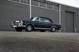 Mercedes-Benz : 200-Series 220SE