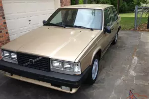 1987 Volvo 740 Turbo Sedan 4-Door 2.3L