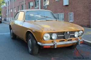 TWO 1971s ALFA ROMEO GTV 1750 COMPLETE PROJECT CARS 2000 GIULIA SPIDER GT VELOCE