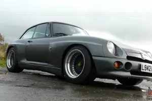  MG RV8 GT COUPE 