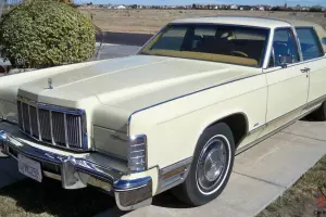 1976 LINCOLN CONTINENTAL TOWN CAR 34000 ORIGINAL MILES!!