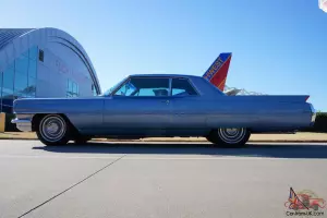 Cadillac : DeVille 2dr coupe