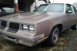 Oldsmobile: Cutlass Brougham