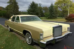 Lincoln : Continental Town Car Williamsburg Limited Edition