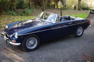 1970 MGB Roadster - lovely restored condition, drives superbly, c/w hardtop!