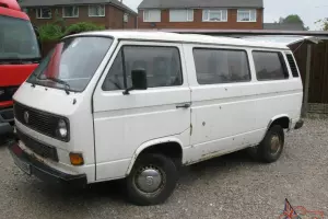  VW T25 Caravelle - 9 seater 