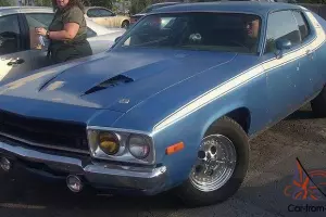 Plymouth : Road Runner