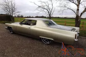 1970 CADILLAC COUPE DE VILLE Photo