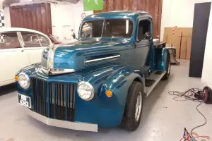 1946 FORD F350 STEPSIDE PICKUP 5.7 CHEVY ENGINE AND FRONT END CLIP