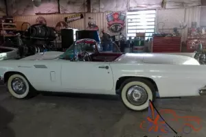1957 Ford Thunderbird