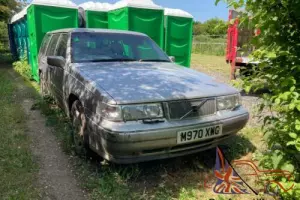 Volvo 240 245   RWD V8 hot rod  drift project barn find