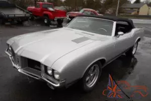 1972 Oldsmobile Cutlass - Oregon Showroom