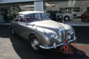 Daimler V8 250
