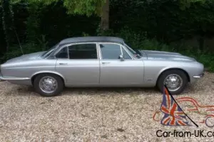 Jaguar XJ12 1976 Photo